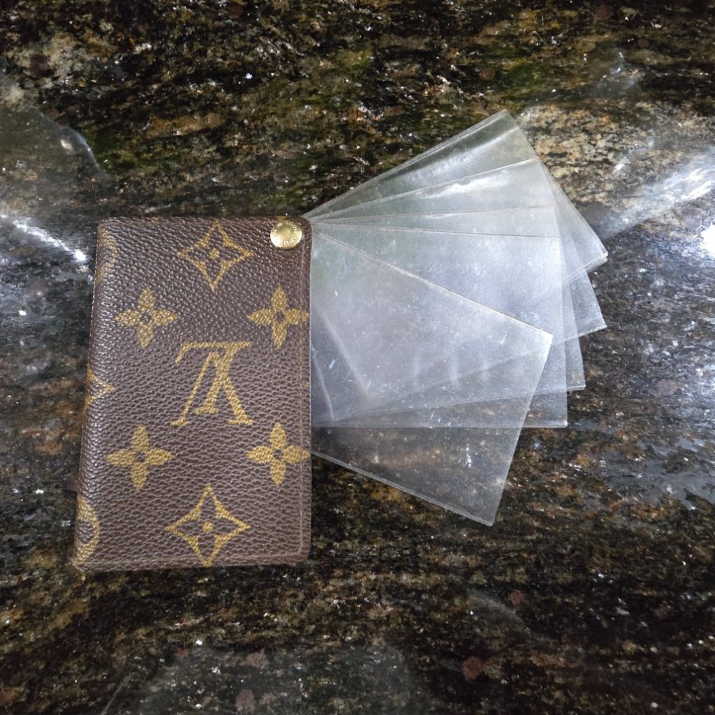 Euc Athentic Louis Vuitton Card Holder W/Inserts